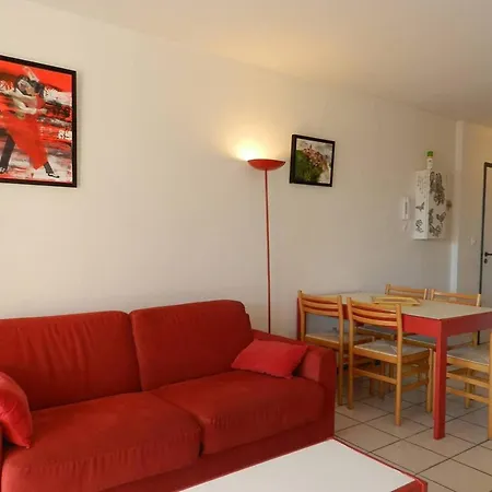 Apartment T3 Avec Piscine, Parking Et Terrasse Proche Plage Au Lavandou - Fr-1-251-761 *