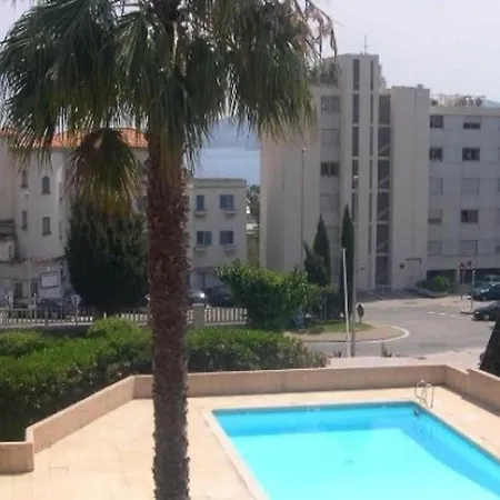 T3 Avec Piscine, Parking Et Terrasse Proche Plage Au Lavandou - Fr-1-251-761